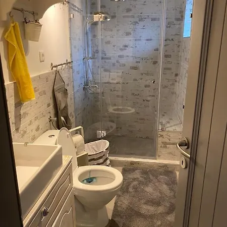 Apartment Velelak *